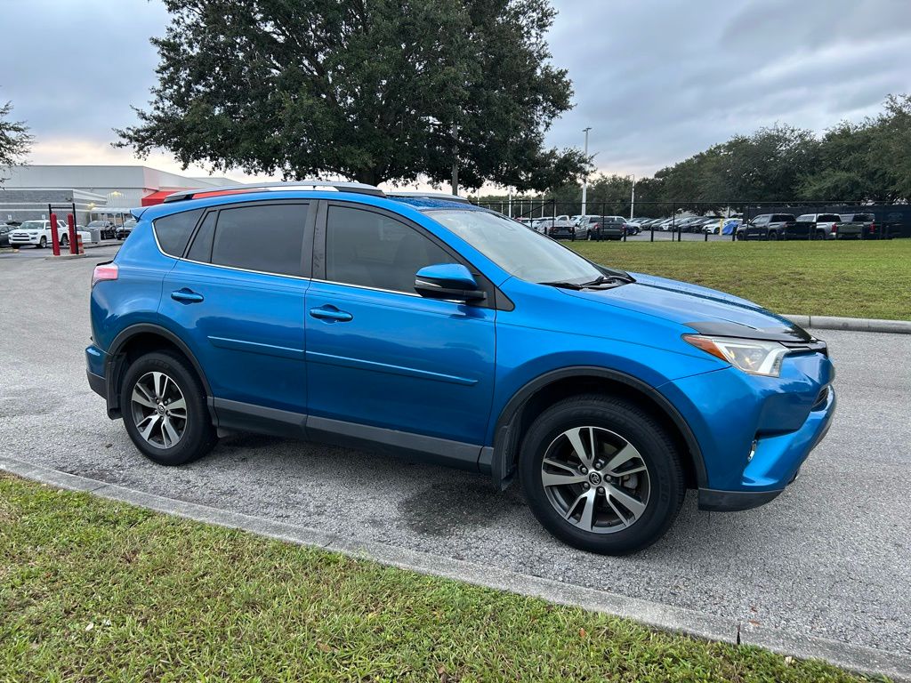 Thumbnail: 2018 Toyota RAV4 - 7