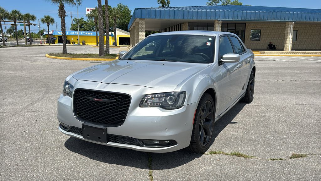 2023 Chrysler 300 S's photo