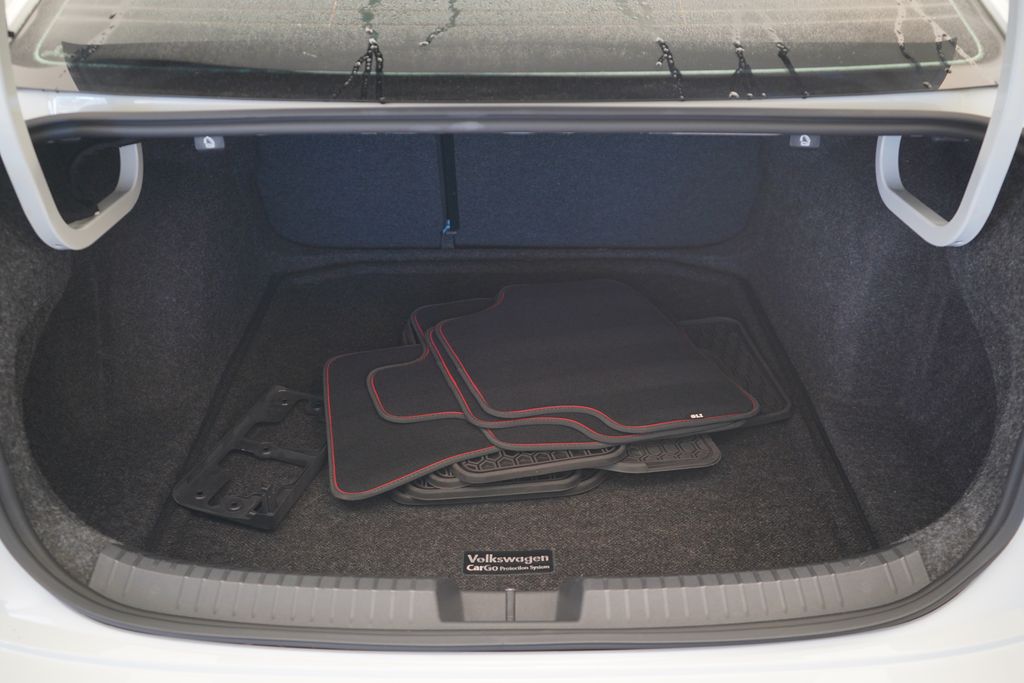 Thumbnail: 2019 Volkswagen Jetta - 11