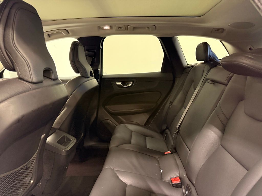 Thumbnail: 2023 Volvo XC60 - 11