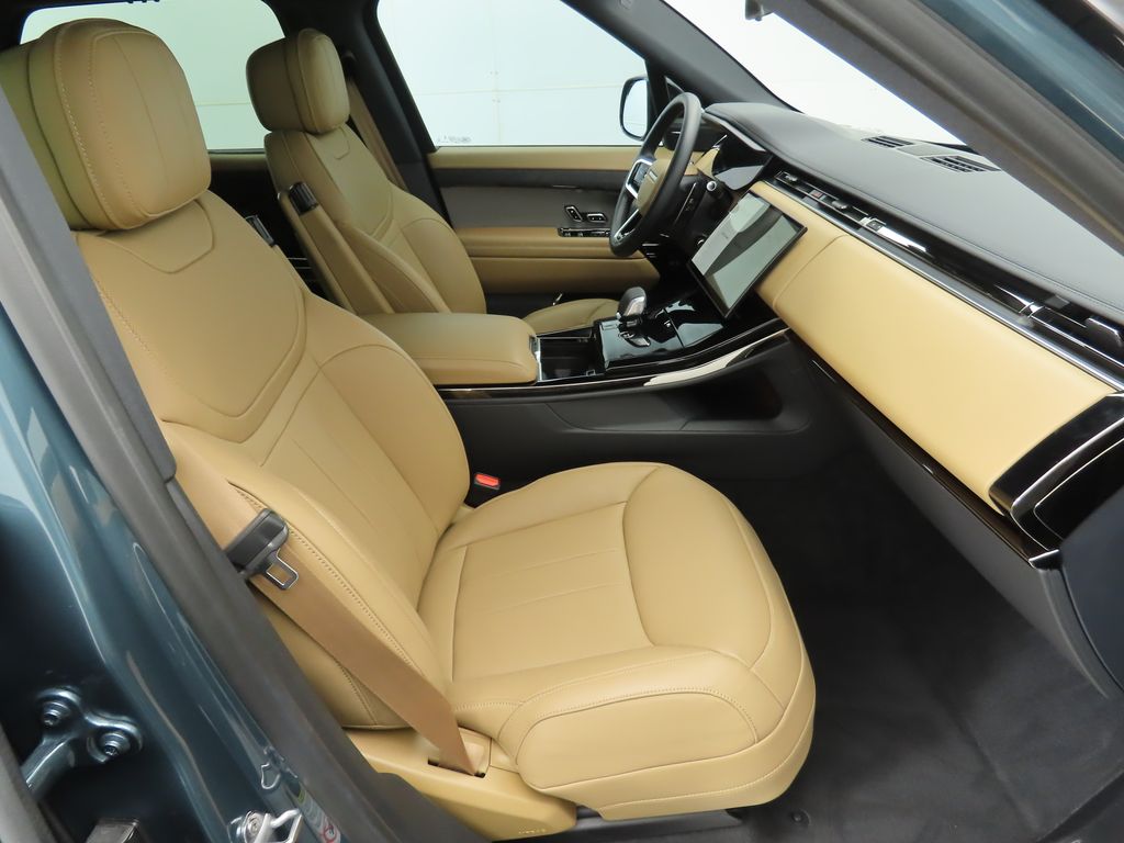 Thumbnail: 2025 Land Rover Range Rover Sport - 20