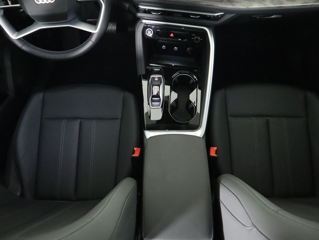 Thumbnail: 2025 Audi Q5 - 18