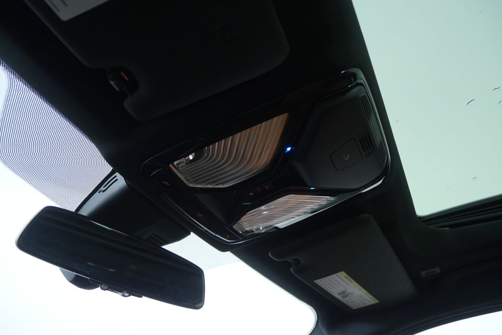 Thumbnail: 2023 BMW 3 Series - 21