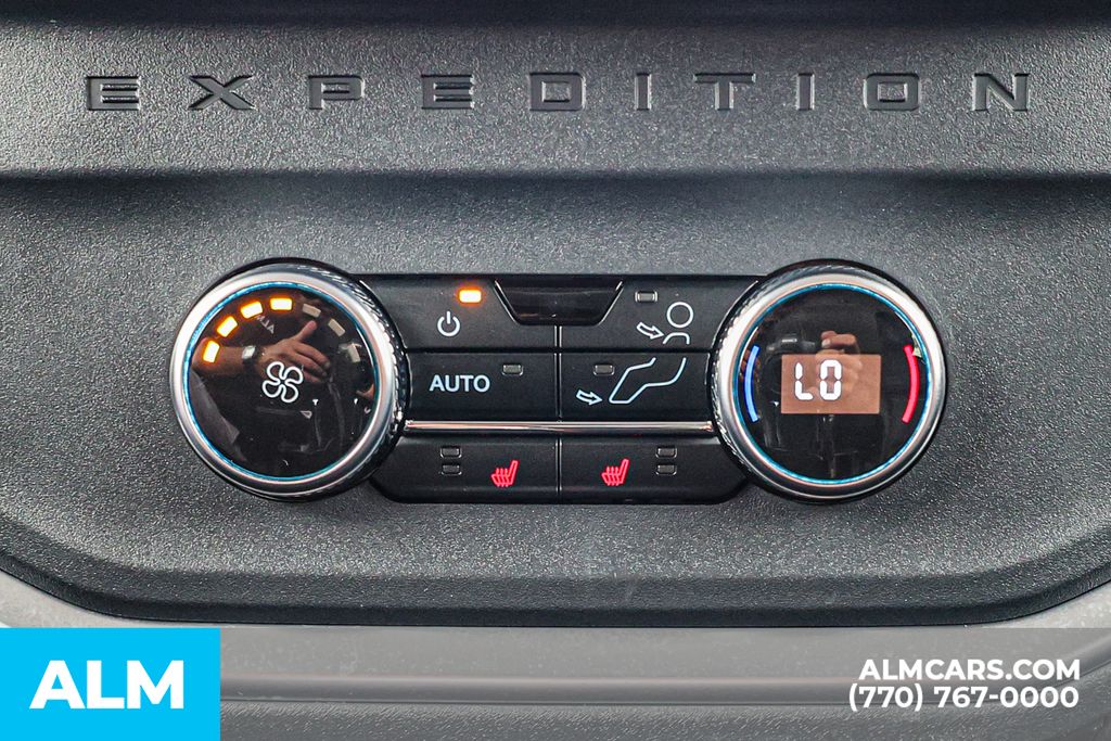 Used 2025 Silver Ford Platinum image 60