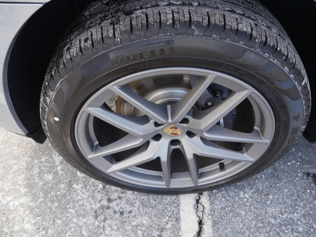 Thumbnail: 2026 Porsche Macan - 13