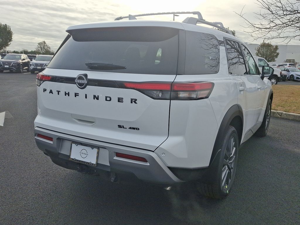 2025 Nissan Pathfinder SL 4