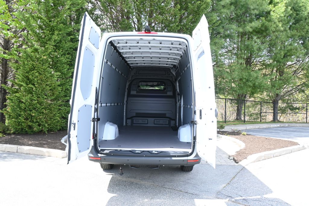 Thumbnail: 2026 Mercedes-Benz Sprinter - 27