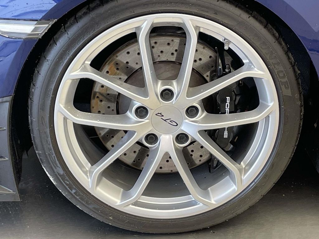 2022 Porsche 718 Cayman GT4 - 10