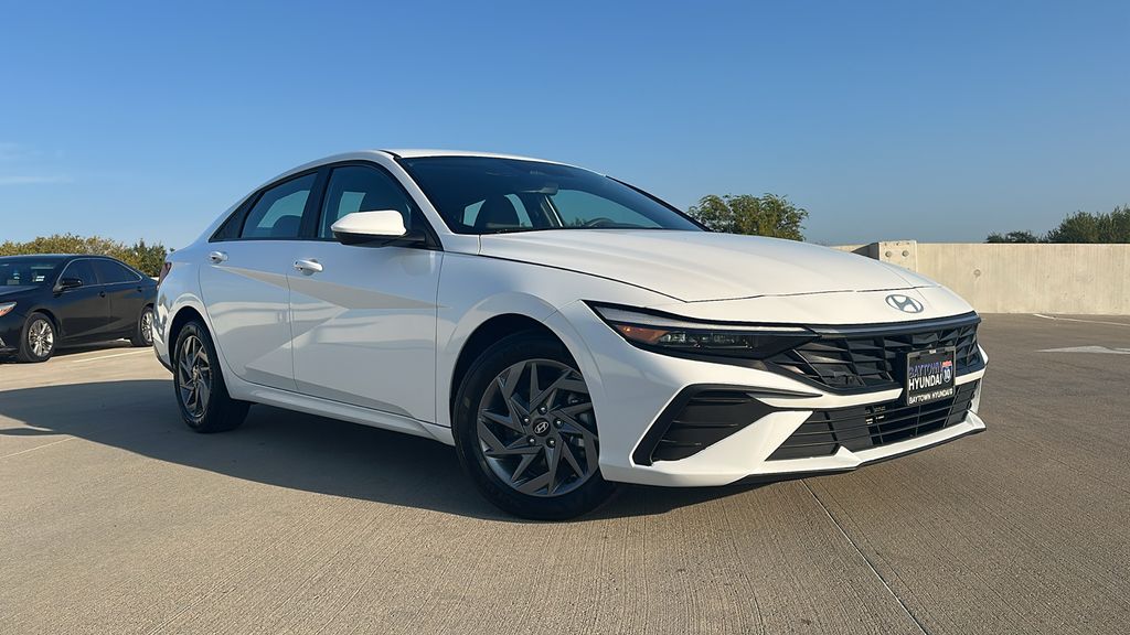 2024 Hyundai Elantra SEL White at Durrett Motor Company