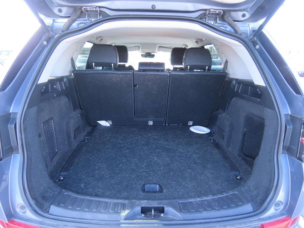 Thumbnail: 2021 Land Rover Discovery Sport - 12