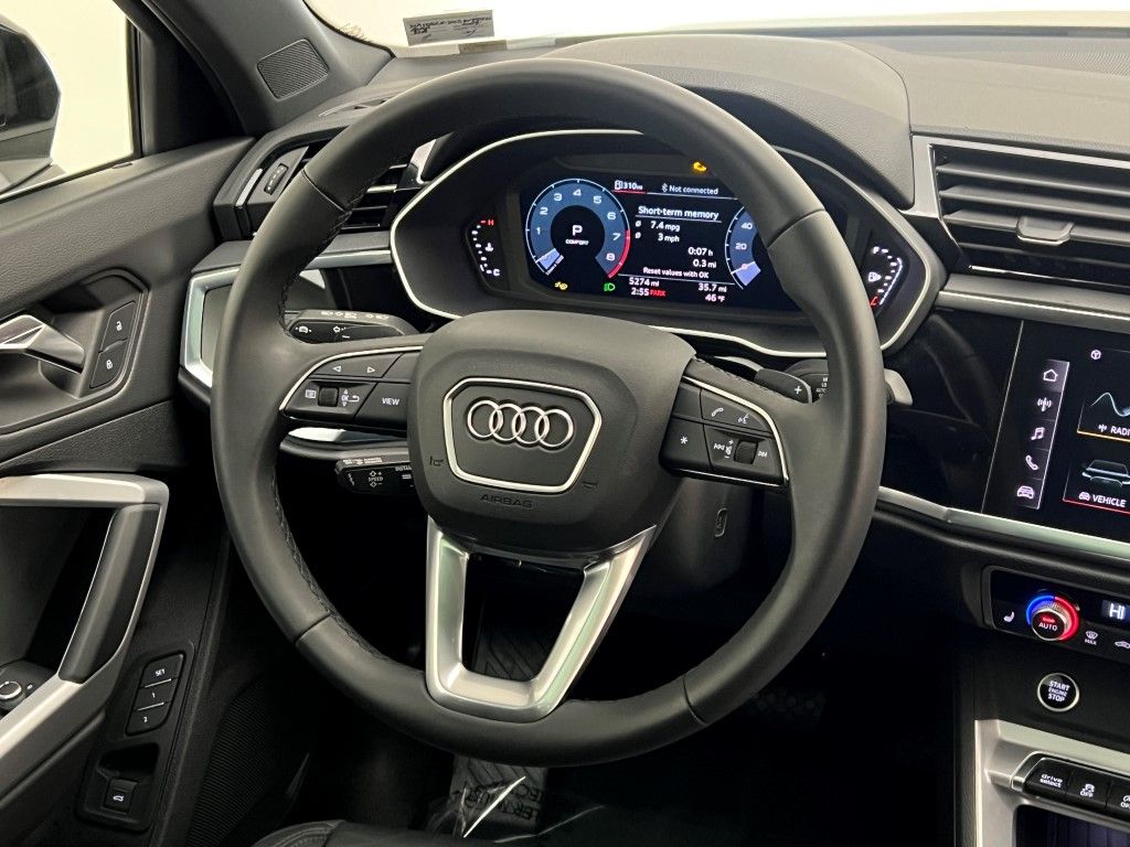 Thumbnail: 2025 Audi Q3 - 21