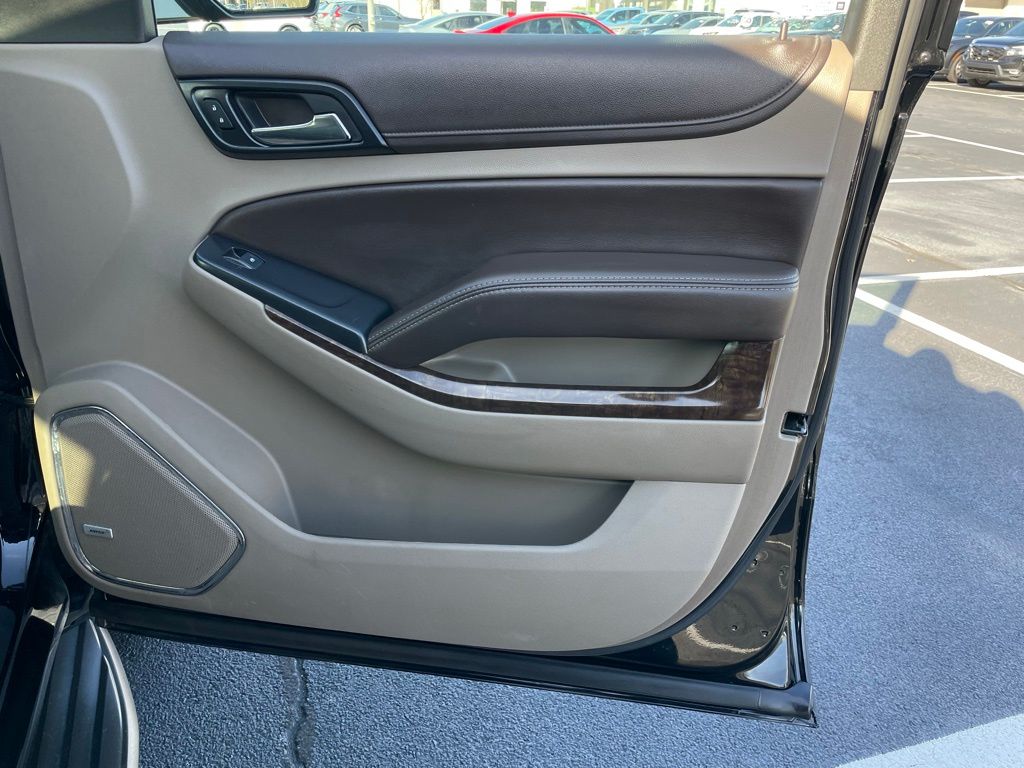 Thumbnail: 2018 Chevrolet Tahoe - 30