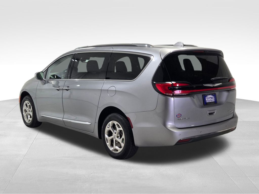 2021 Chrysler Pacifica Limited photo