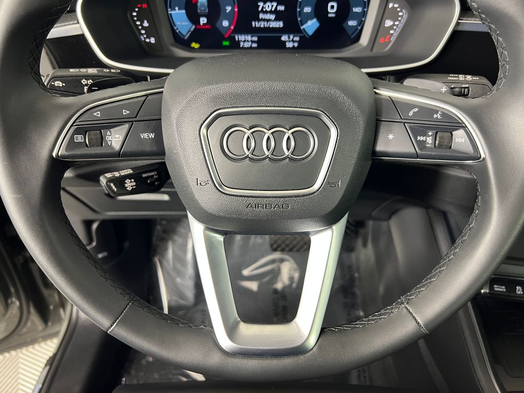 Thumbnail: 2025 Audi Q3 - 17