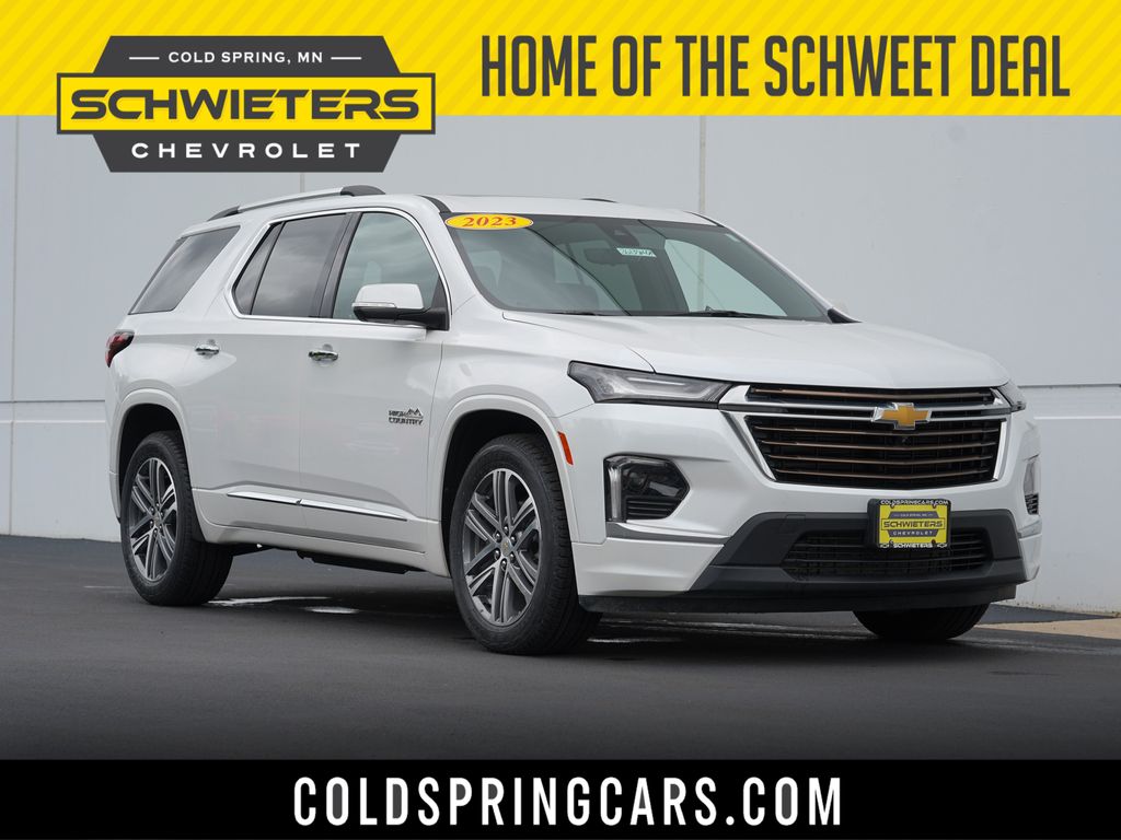White (Iridescent Pearl Tricoat) 2023 Chevrolet Traverse SUV / Crossover Four-Wheel Drive 9-Speed Automatic