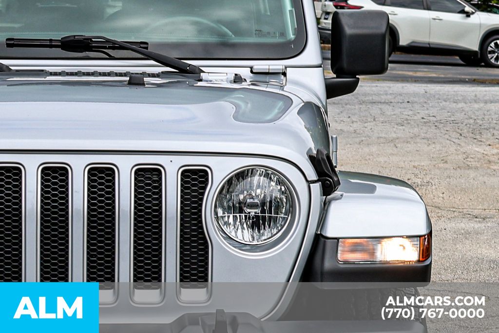 Used 2023 Silver Jeep Sahara image 15