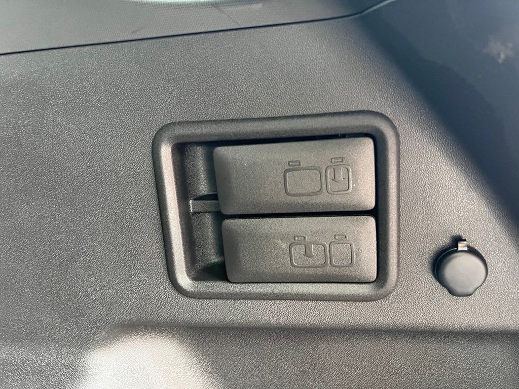 Used 2023 Chevrolet Equinox SUV