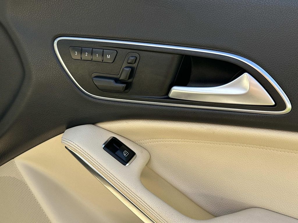 Thumbnail: 2014 Mercedes-Benz CLA - 20