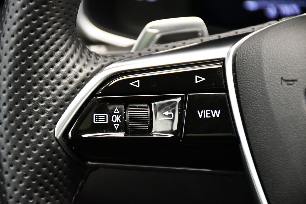 Thumbnail: 2024 Audi RS 6 - 22