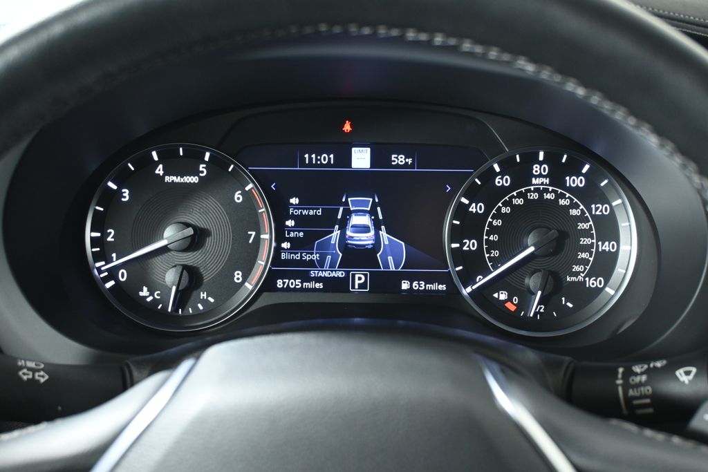 2022 INFINITI QX55 Essential 17