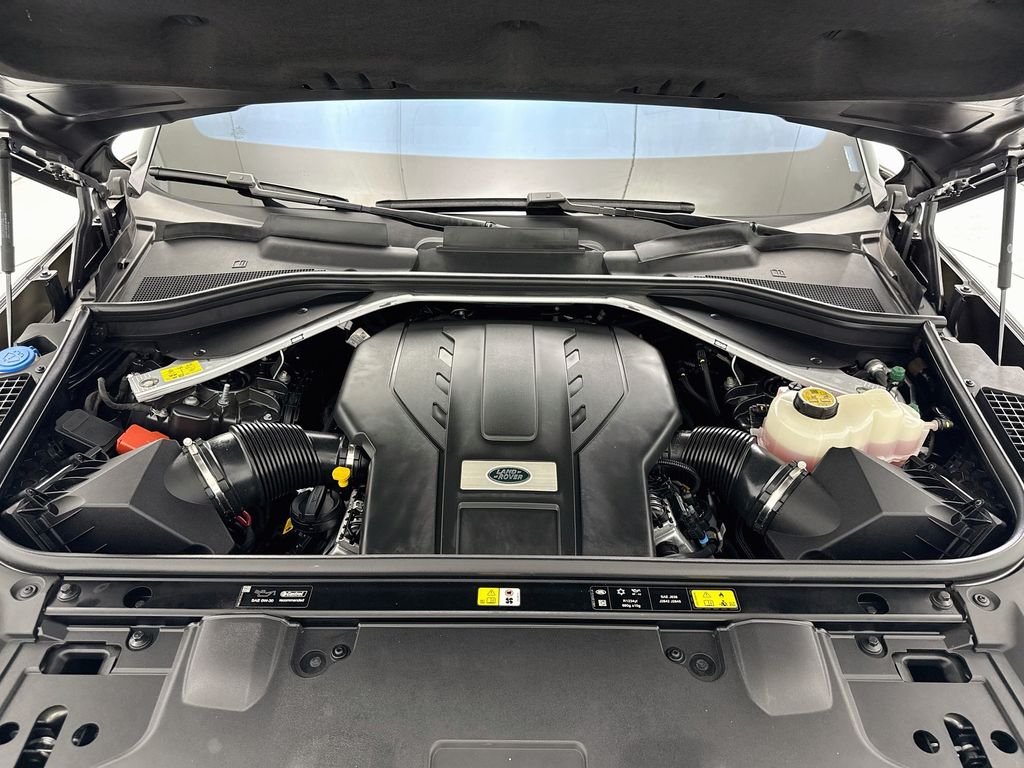 Thumbnail: 2023 Land Rover Range Rover - 28