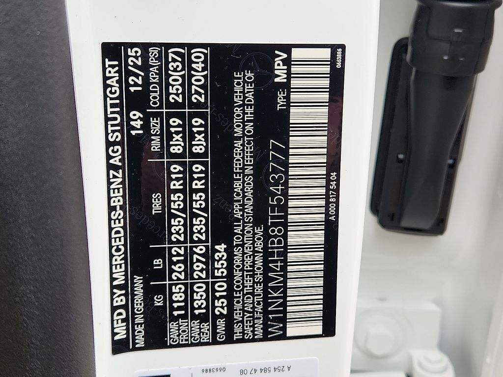 Thumbnail: 2026 Mercedes-Benz GLC - 15