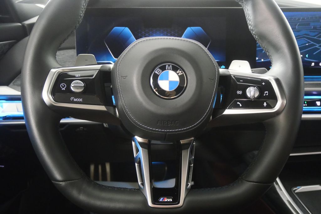 Thumbnail: 2023 BMW 7 Series - 21