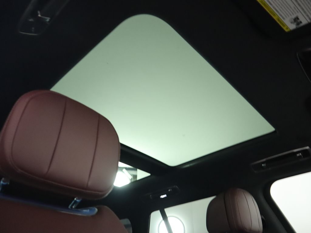 Thumbnail: 2025 Land Rover Range Rover - 20