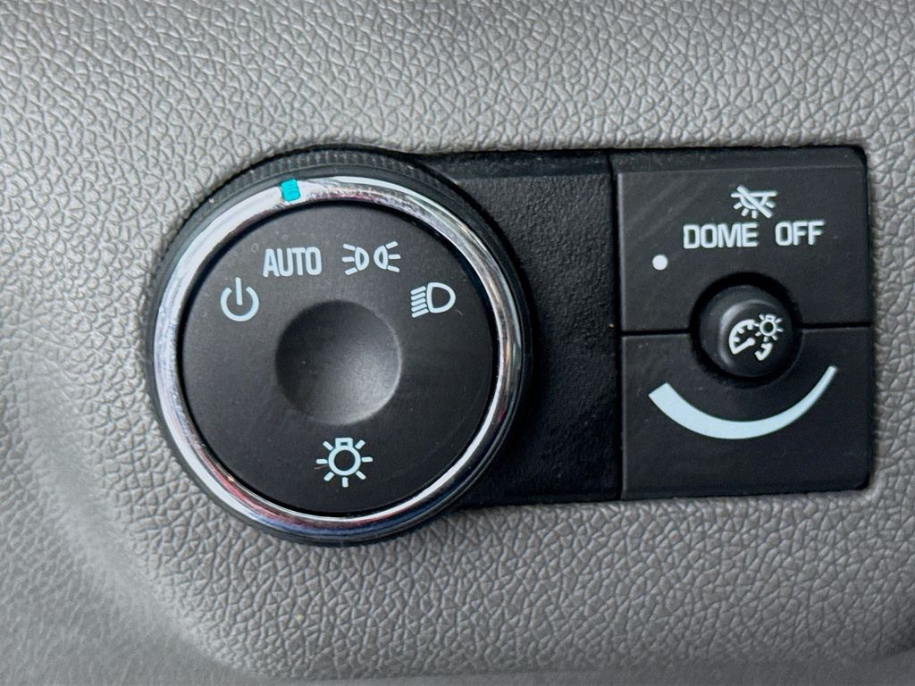 2015 Chevrolet Traverse LS photo