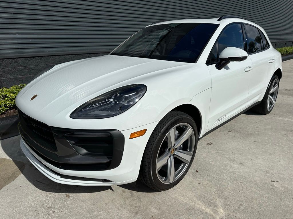 Thumbnail: 2025 Porsche Macan - 7