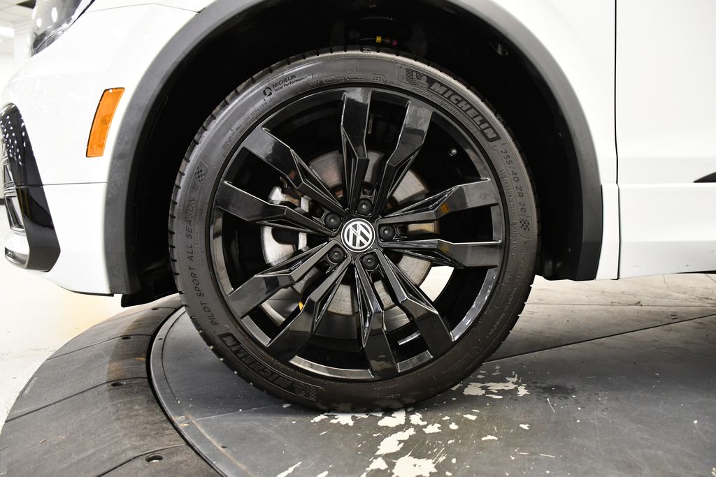 Thumbnail: 2021 Volkswagen Tiguan - 14