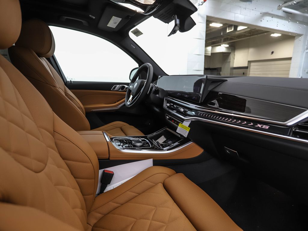 Thumbnail: 2026 BMW X5 - 30