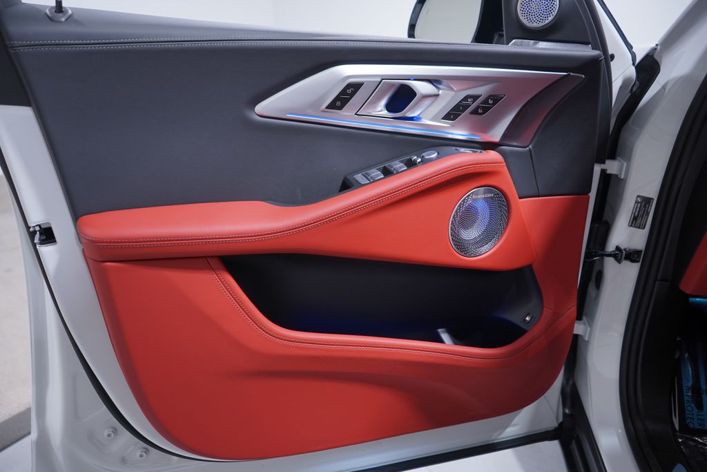 Thumbnail: 2026 BMW XM - 17