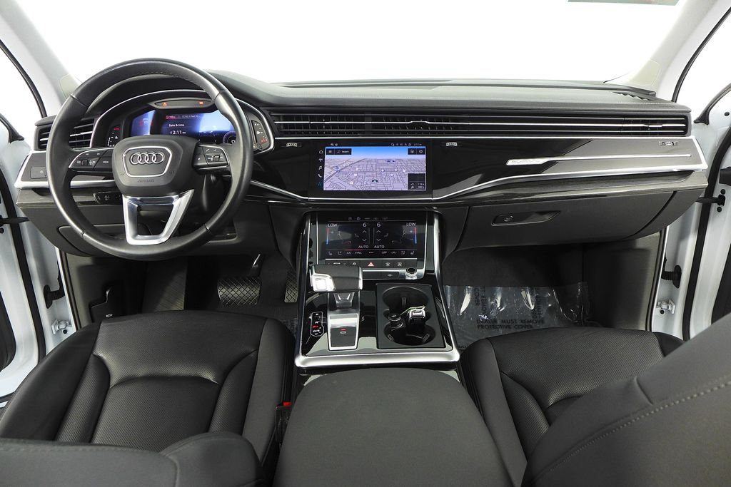 Thumbnail: 2023 Audi Q7 - 25