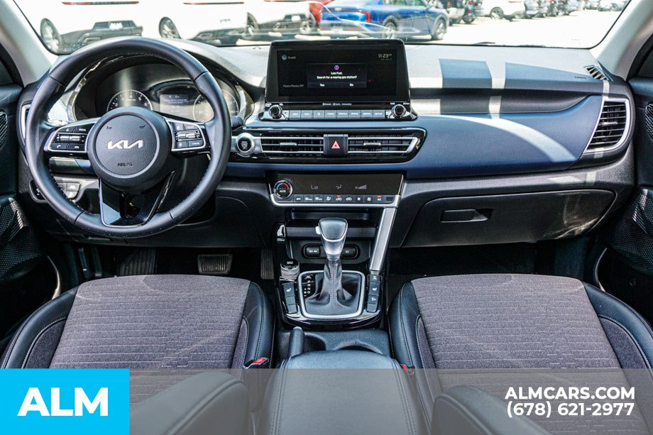 Used 2022 Blue Kia Nightfall image 25