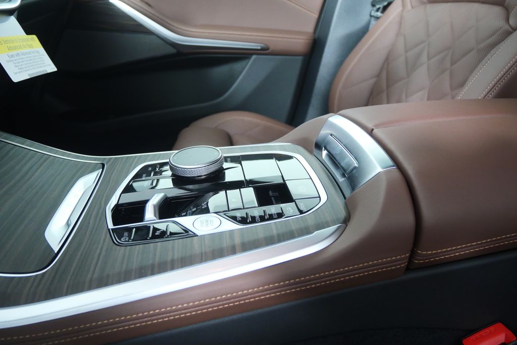 Thumbnail: 2026 BMW X5 - 21