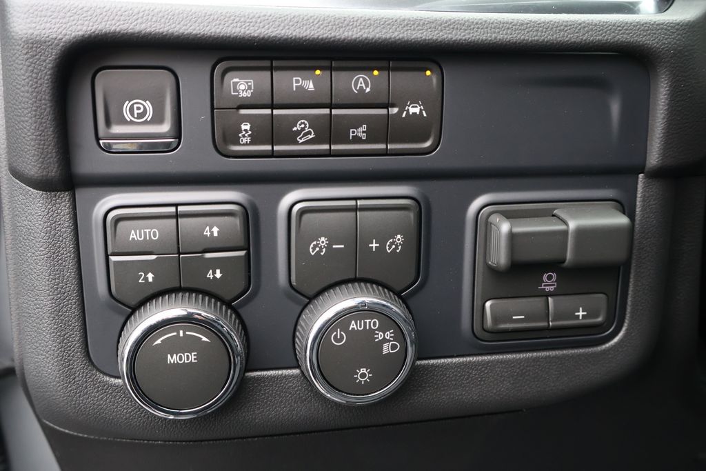 Thumbnail: 2026 Chevrolet Tahoe - 20