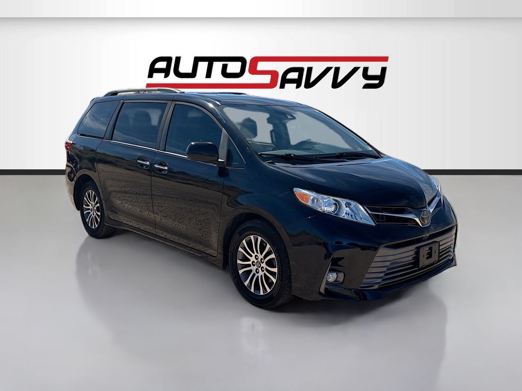 2020 Toyota Sienna XLE