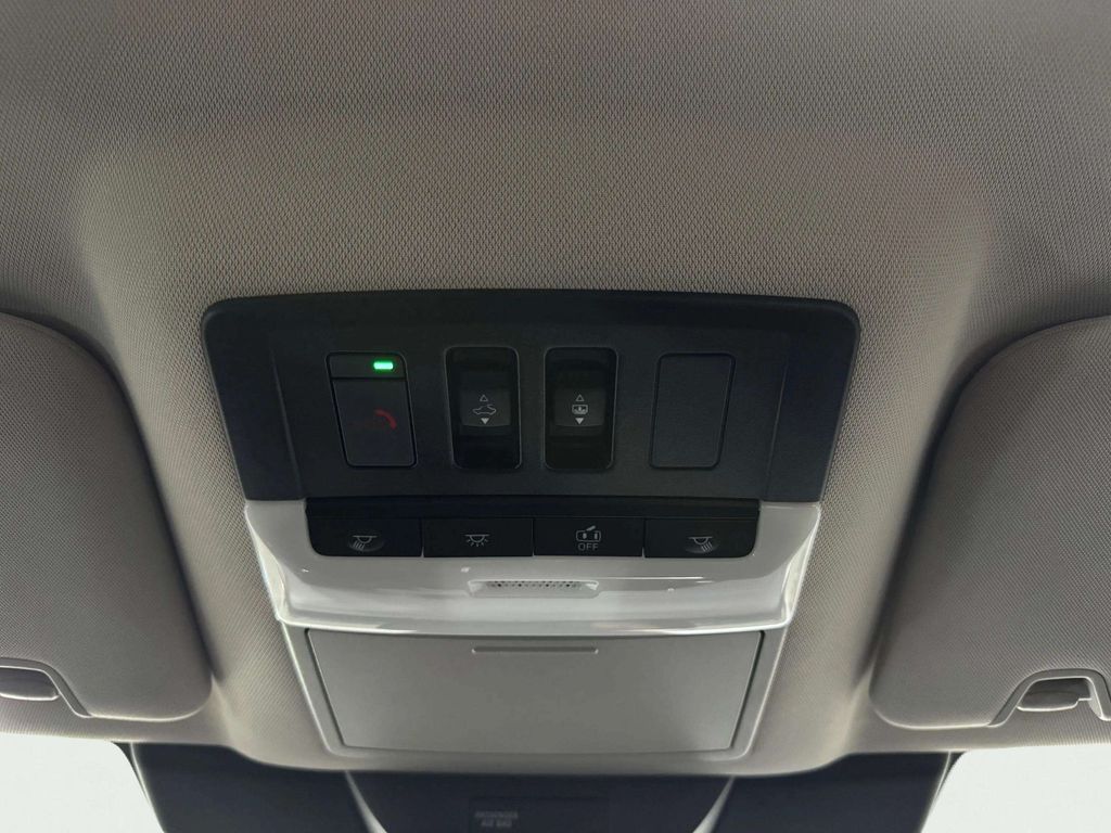 Certified Used 2024 Pearl White Tricoat/Super Black Nissan SL image 23