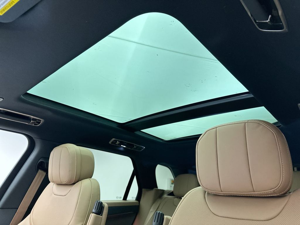 2025 Land Rover Range Rover Sport SE 11