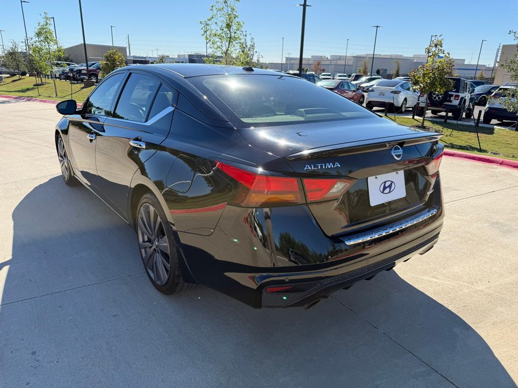 Thumbnail: 2019 Nissan Altima - 7