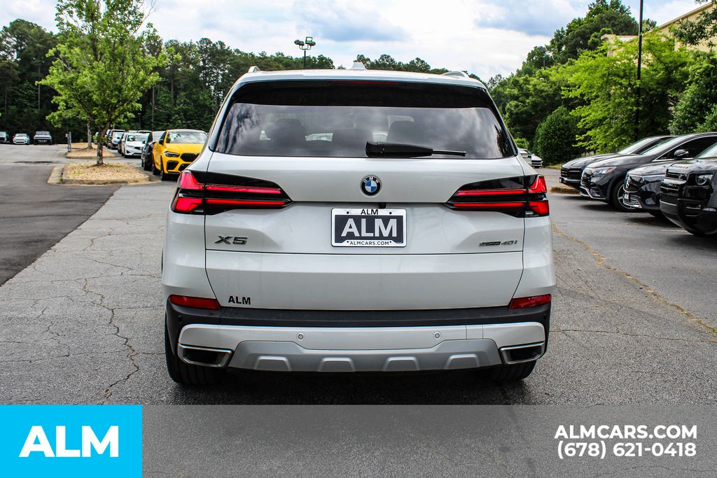 Used 2024 White BMW sDrive40i image 10