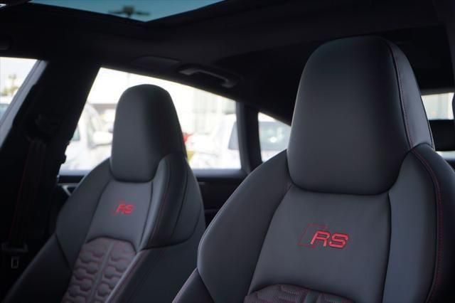 Thumbnail: 2025 Audi RS 7 - 11