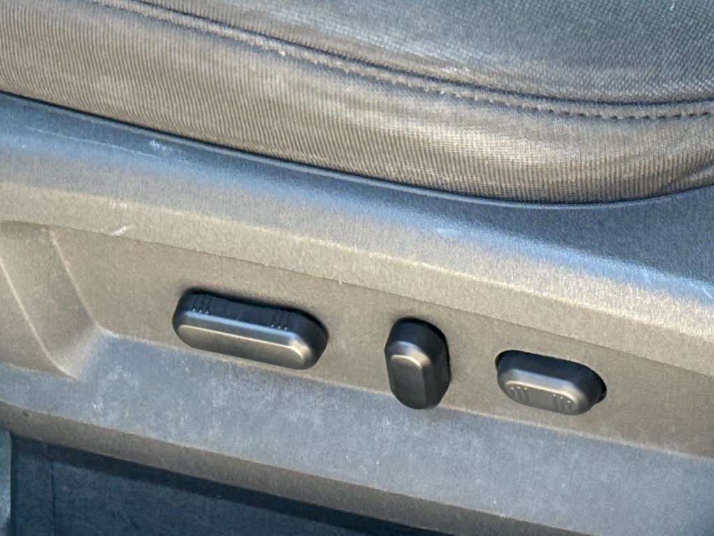 Used 2013 Gray Ford SEL image 21