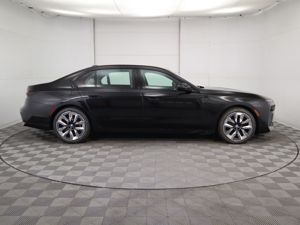 Thumbnail: 2025 BMW 7 Series - 4