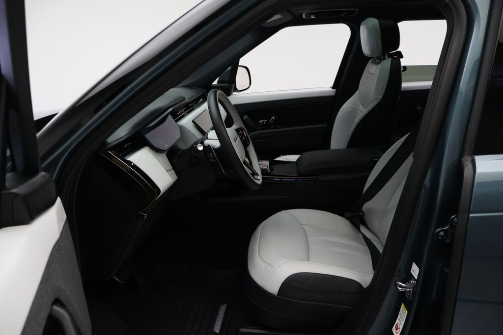 Thumbnail: 2025 Land Rover Range Rover Sport - 14
