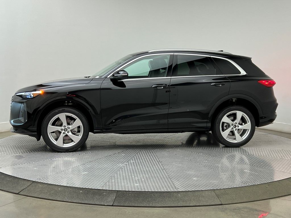 Thumbnail: 2025 Audi Q5 - 3