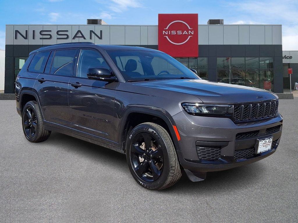 Baltic Gray Metallic Clearcoat 2023 Jeep Grand Cherokee L Altitude 4WD SUV / Crossover Four-Wheel Drive 8-Speed Automatic