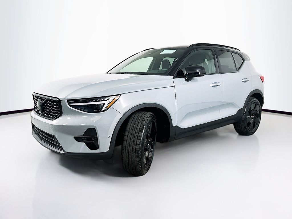 2026 Volvo XC40 B5 Ultra Black Edition