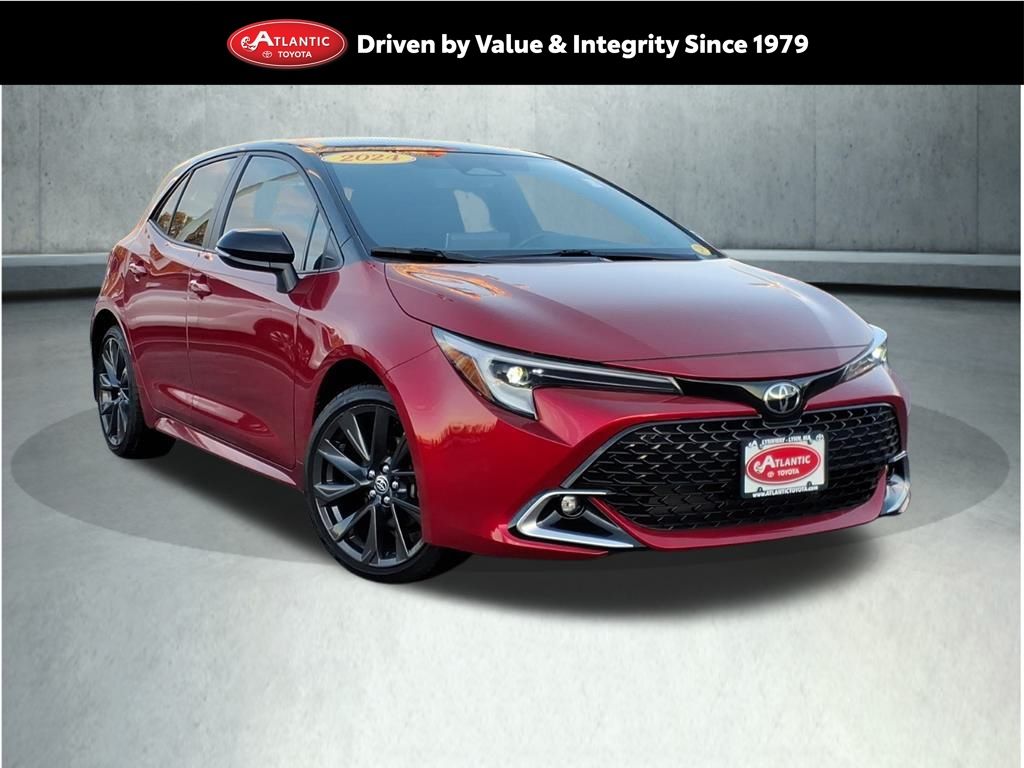 2024 Toyota Corolla Hatchback XSE's photo
